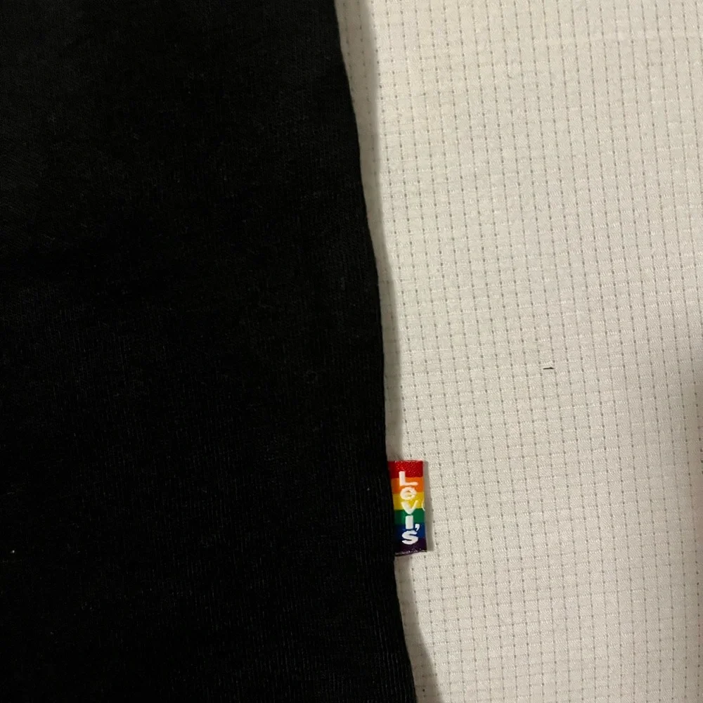 Levi’s Pride Tee - Picture 3 of 4